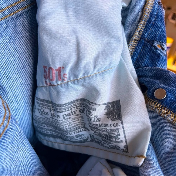 Levi’s 501s Distressed Light Blue Cropped 32 - Picture 2 of 11